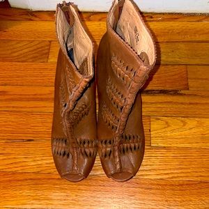 Sam Edelman Sz 8 Butter Soft Leather Peep Toe Heeled Boots